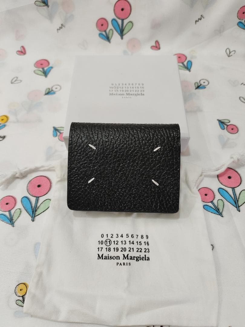 箱あり　折り財布　ブラック