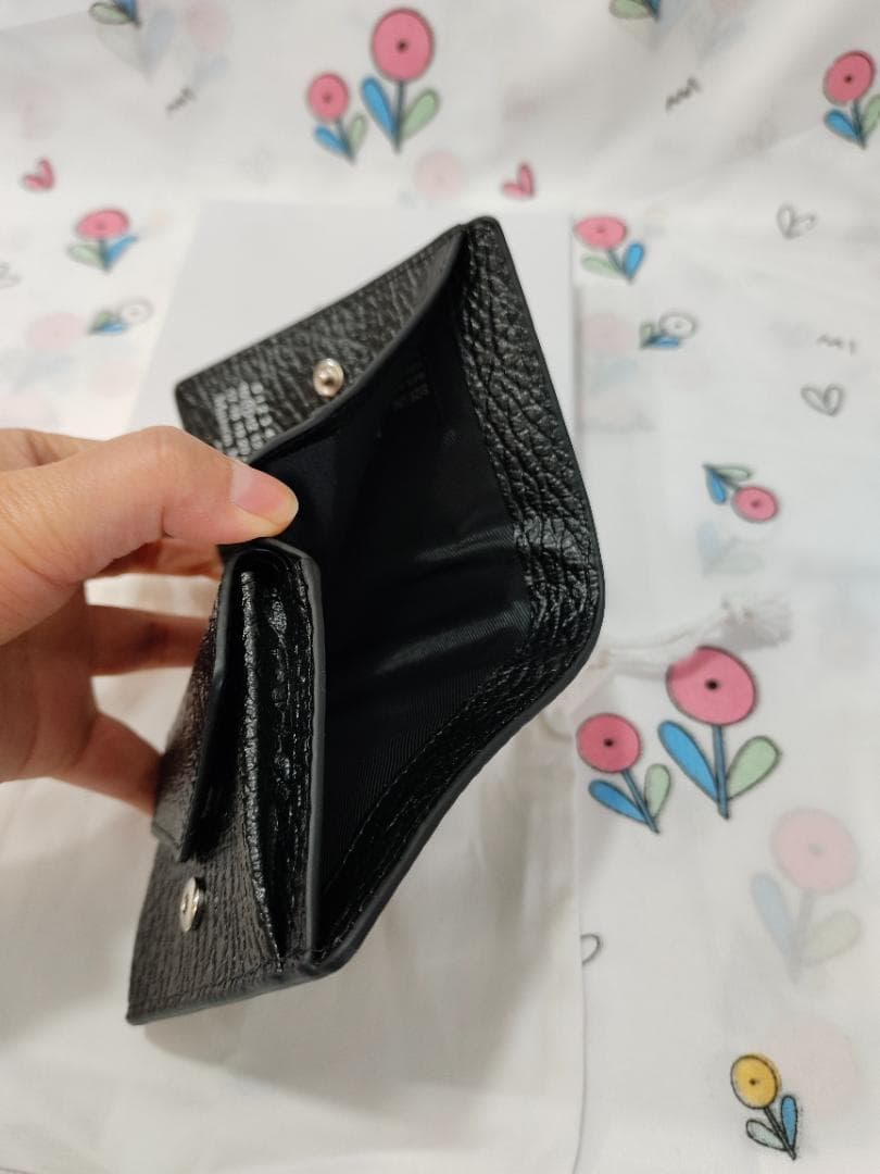 箱あり　折り財布　ブラック