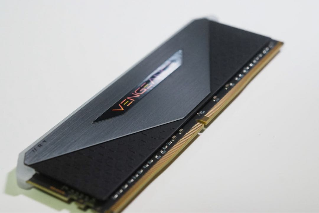 VENGEANCE RGB RT 32GB DDR4 3600MHz ブラック