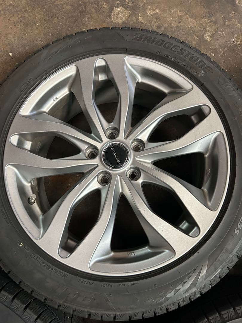 18インチスタッドレスタイヤホイールセット美品