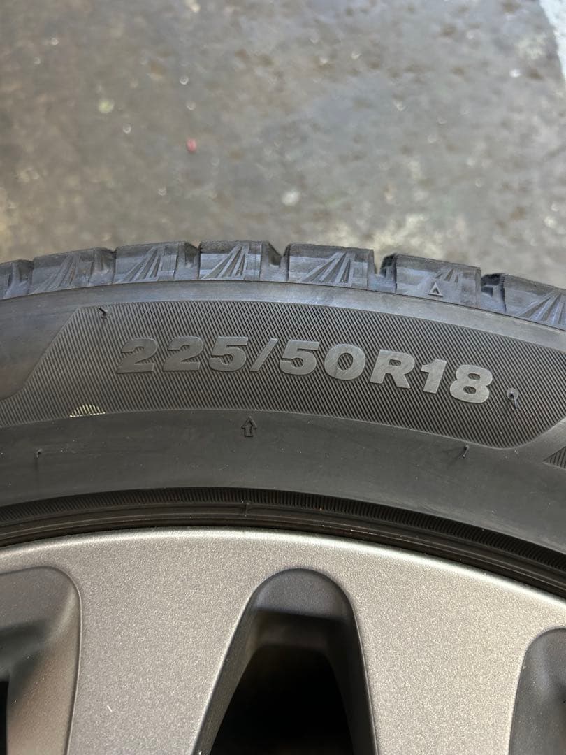 18インチスタッドレスタイヤホイールセット美品