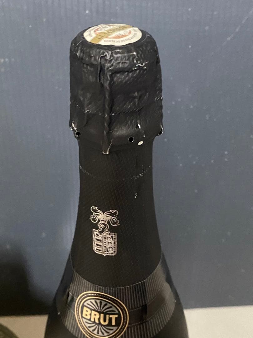 2本シャンパンとモーツァルト チョコレート