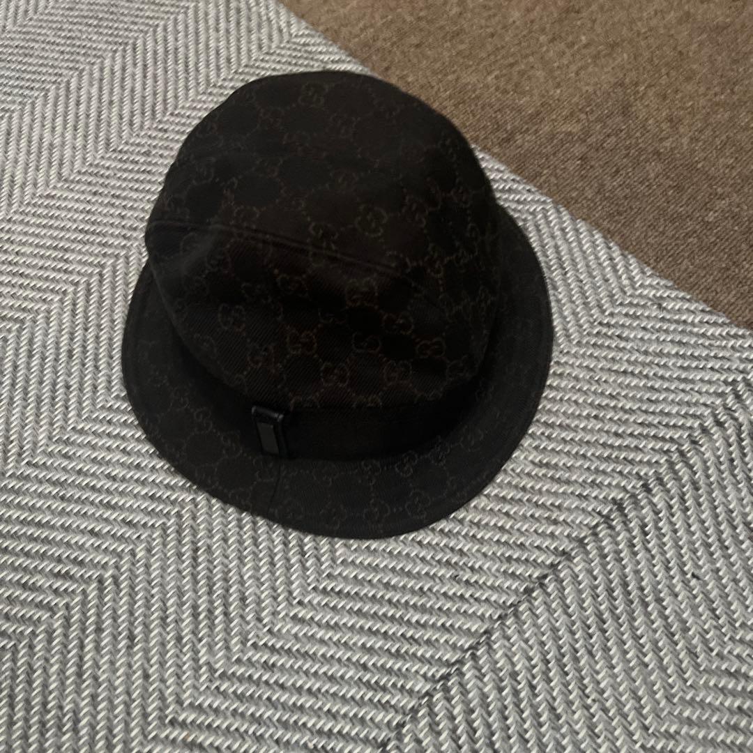 GUCCI ブラック ロゴパターン ハット F