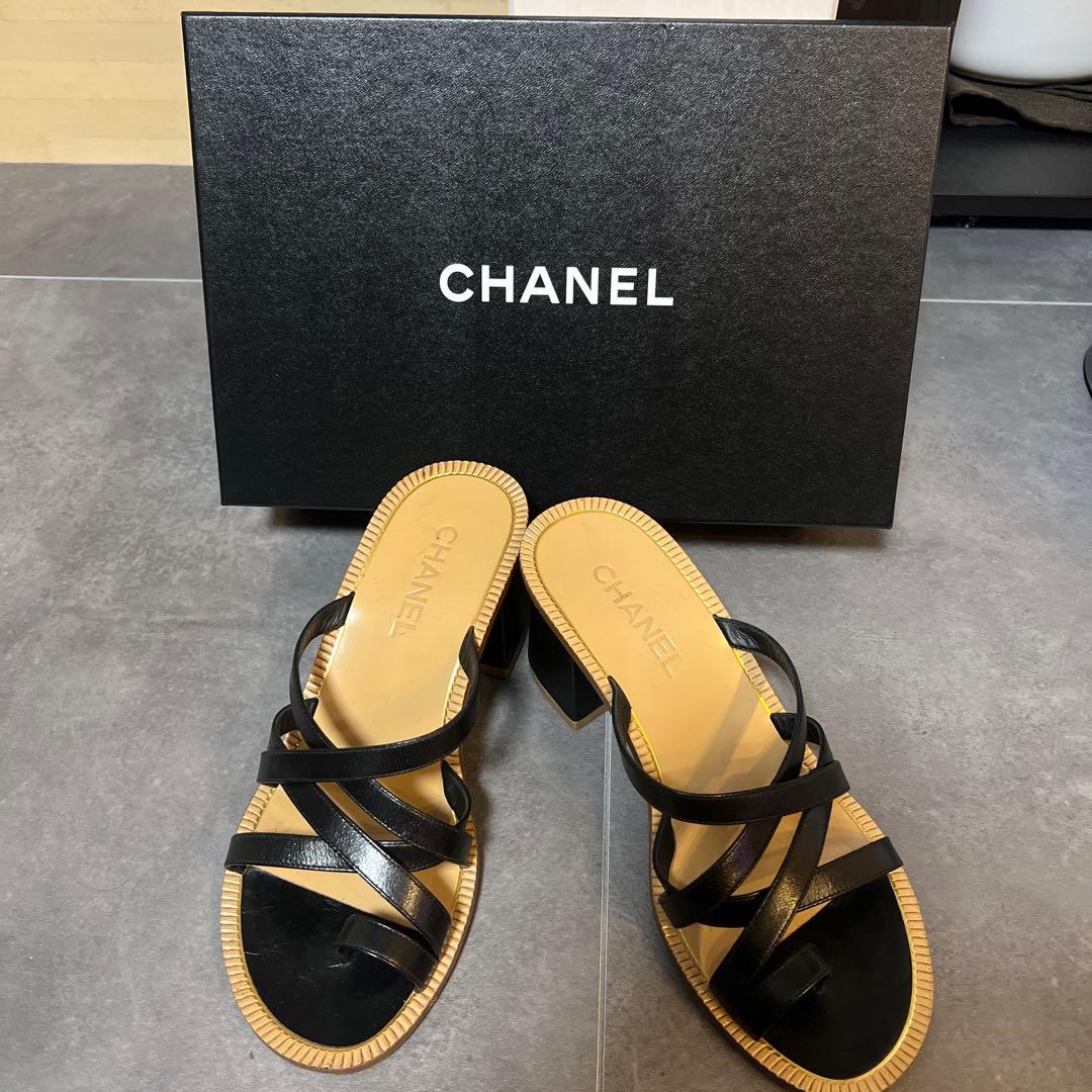 CHANEL ブラックレザー ミュール