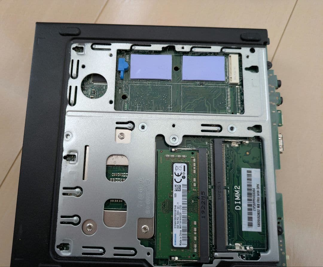 ミニPC Lenovo ThinkCentre M720q i5-8400T 8GB