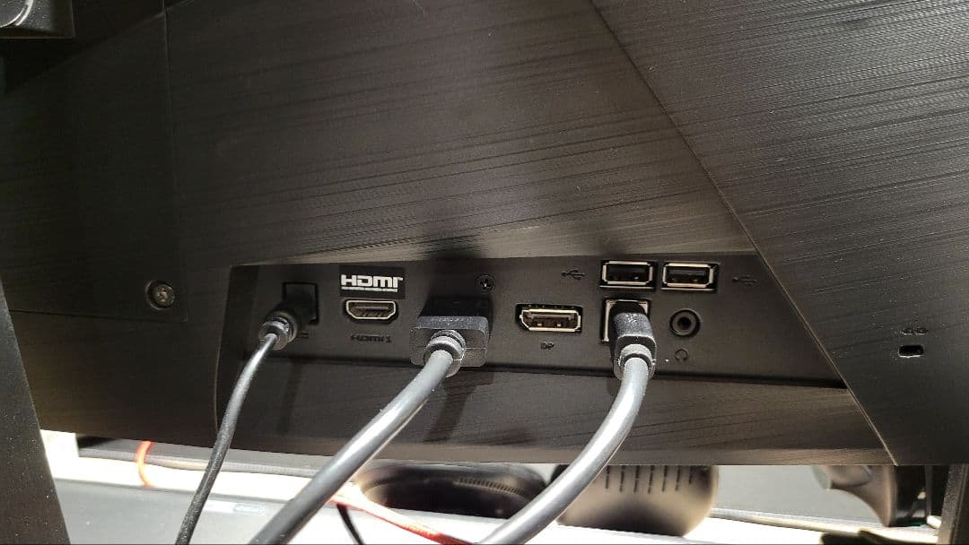 31.5型 湾曲ゲーミングモニターMSI Optix MAG321CQR