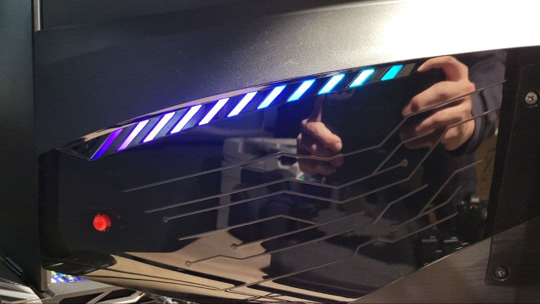 31.5型 湾曲ゲーミングモニターMSI Optix MAG321CQR