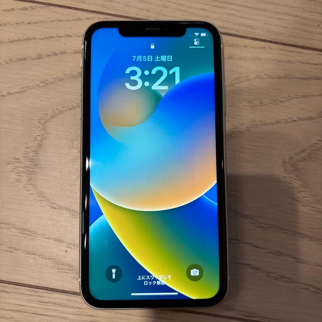 iPhone 11 64GB ホワイト 本体　SIMフリー