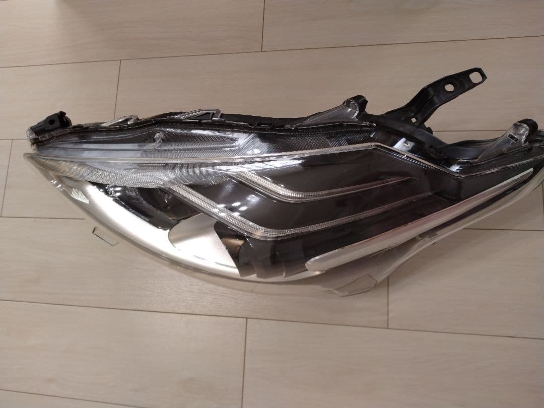 トヨタ シエンタ　 ヘッドライト