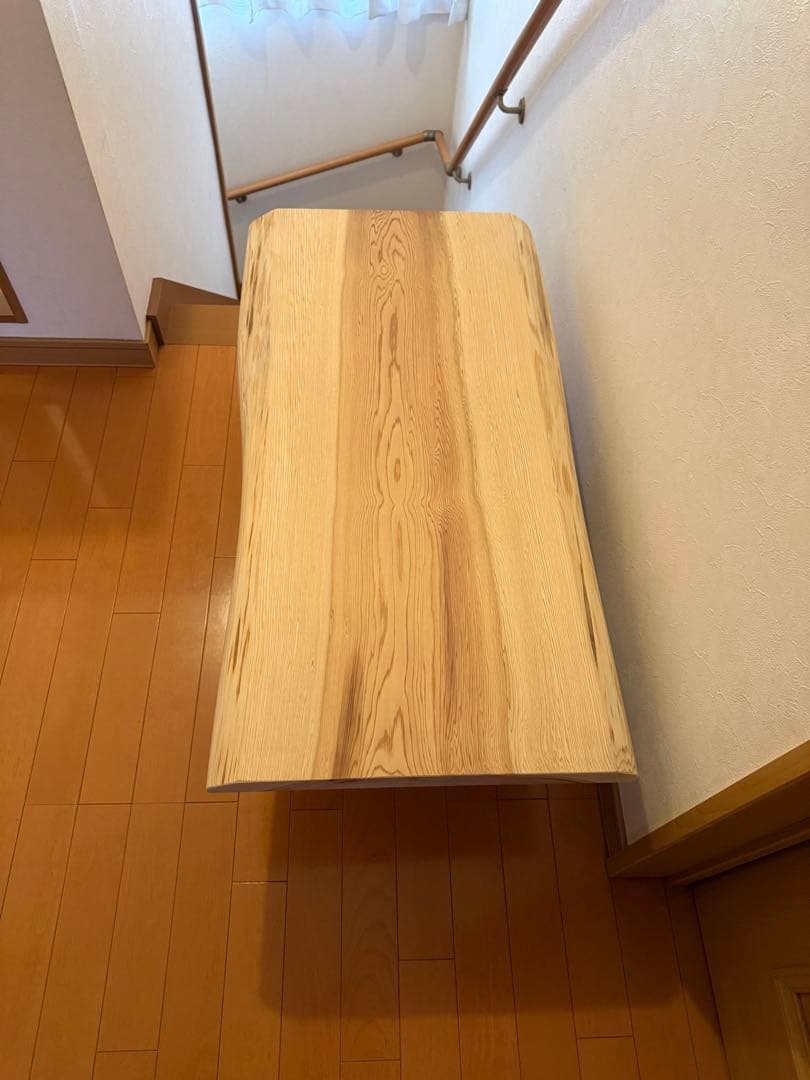 天然杉高級節なし中杢目テーブル　一枚板唯一無二‼️