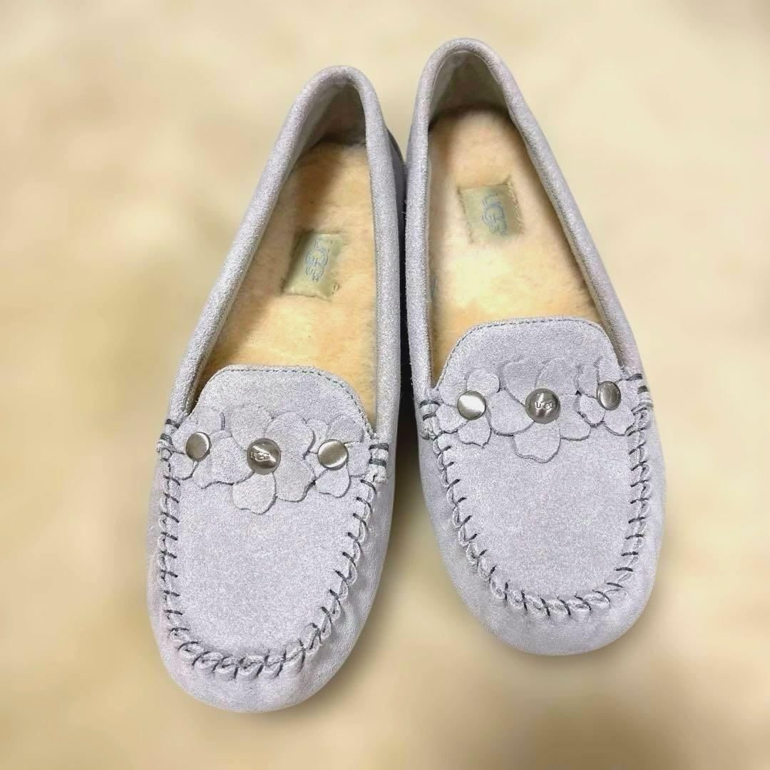 ★ちゃこん★ UGG グレー スエード モカシン 花24cm