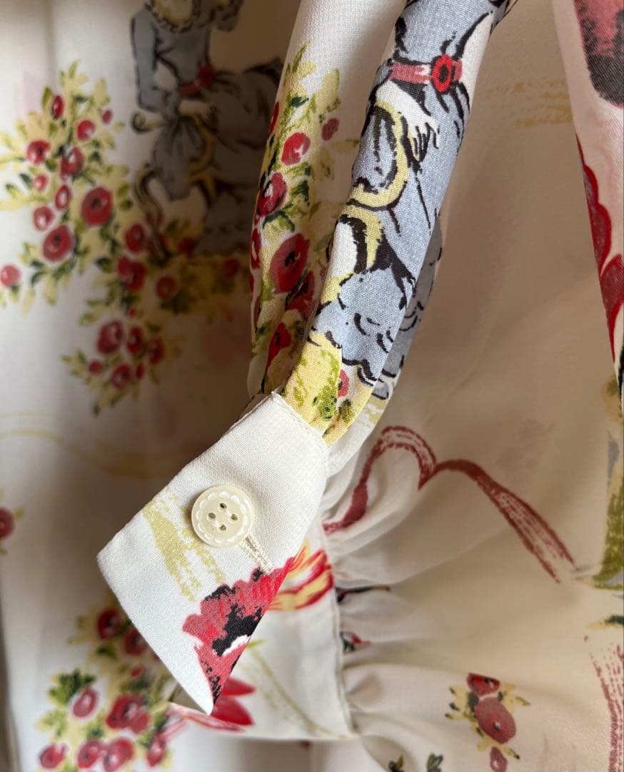 ロイスクレヨン　アンジェラブラウス