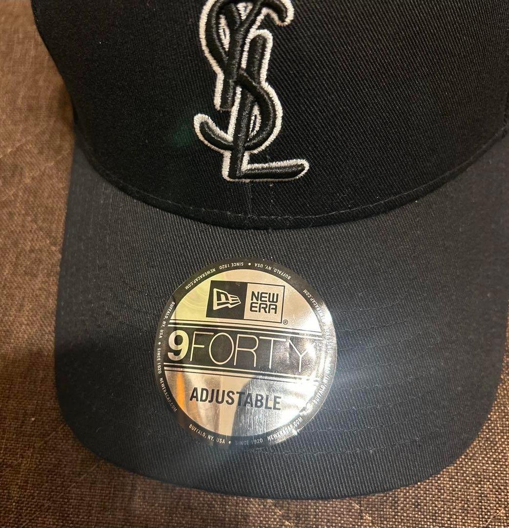 イブサンローラン　ニューエラ　YSL 9FORTY キャップ