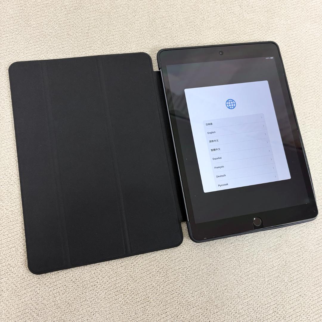 iPad Wi-Fi 32GB - スペースグレイ（第7世代）カバー付き