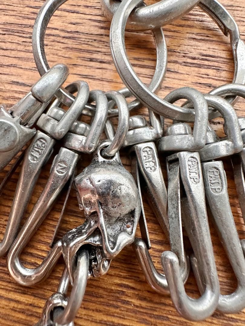 スカルデザイン ウォレットチェーン キーホルダー シルバー調