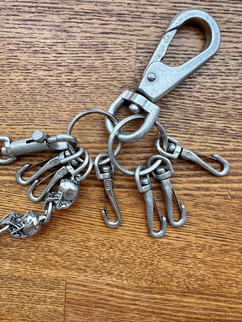 スカルデザイン ウォレットチェーン キーホルダー シルバー調