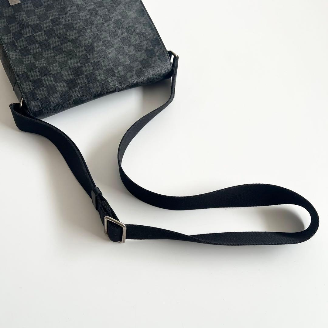 バッグ LOUIS VUITTON DISTRICT LOGO SHOULDER BAG