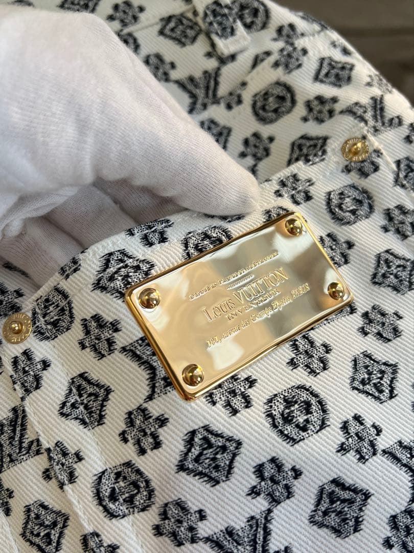 LOUISVUITTON ブラーリィ　モノグラム　ミニスカート　デニム　ホワイト