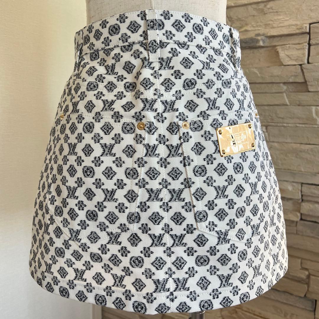 LOUISVUITTON ブラーリィ　モノグラム　ミニスカート　デニム　ホワイト