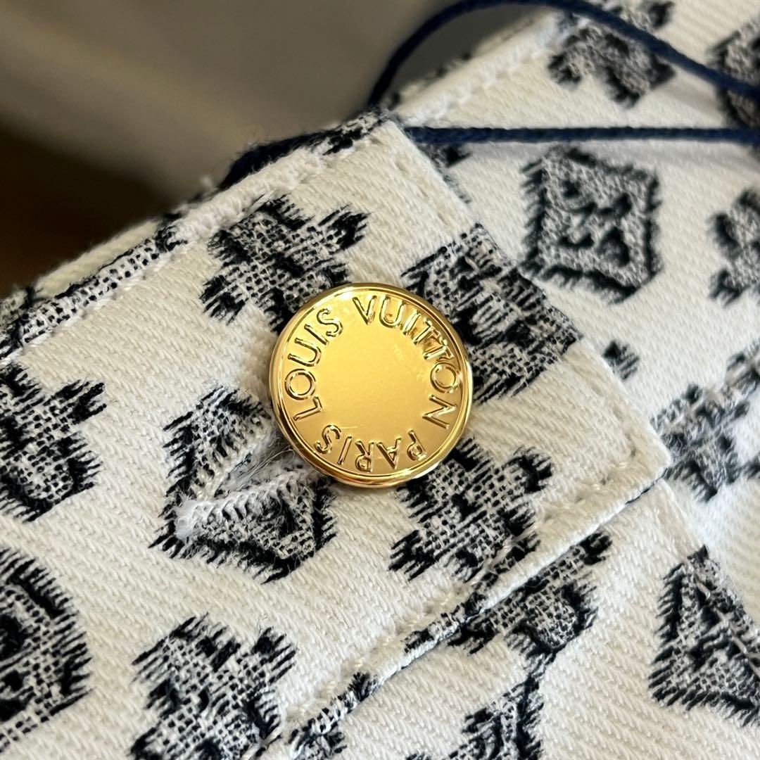 LOUISVUITTON ブラーリィ　モノグラム　ミニスカート　デニム　ホワイト