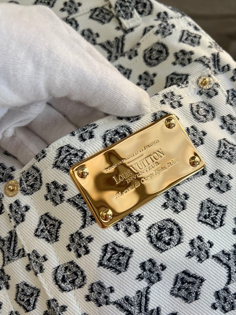LOUISVUITTON ブラーリィ　モノグラム　ミニスカート　デニム　ホワイト