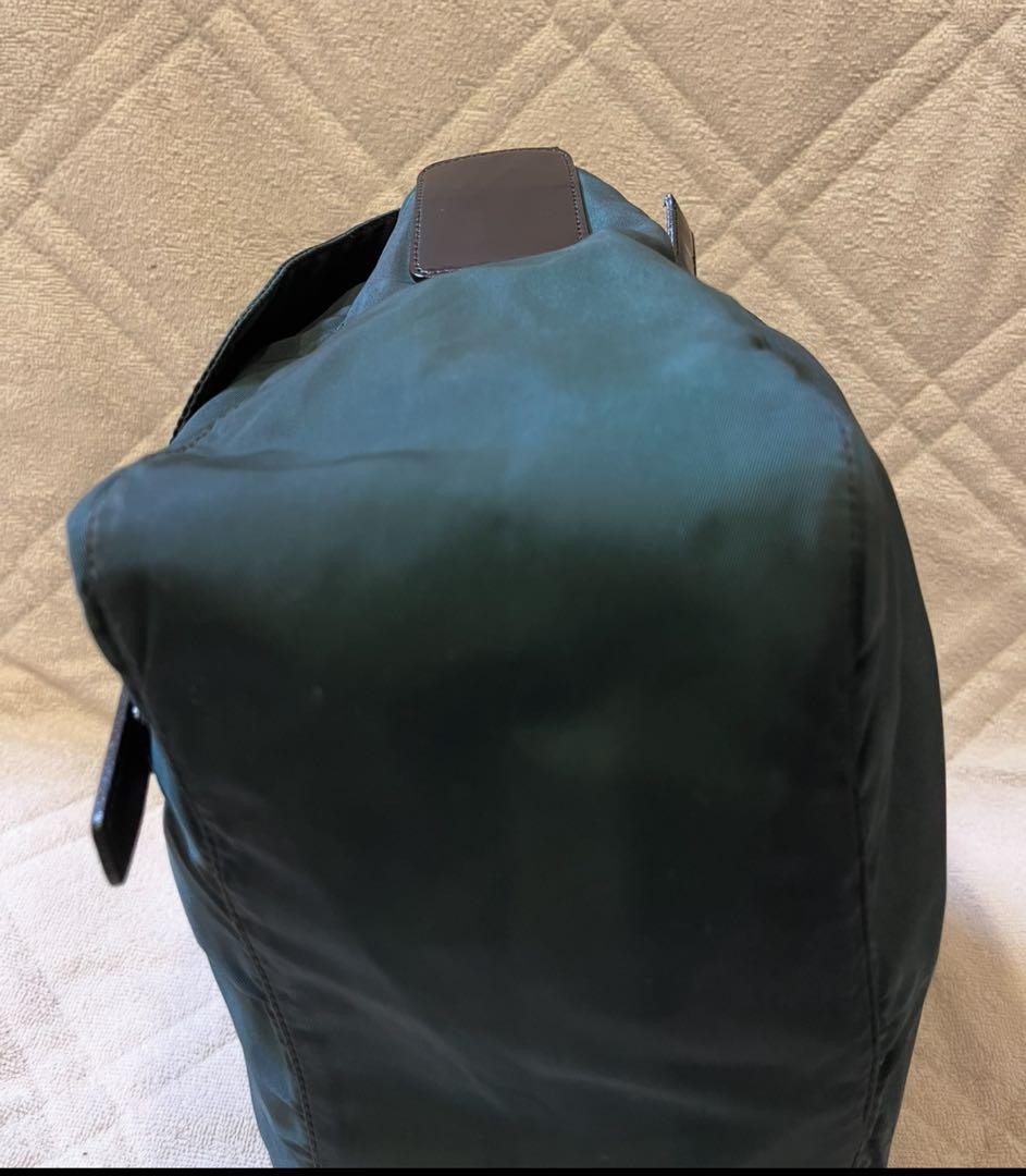 PRADA テスートナイロン メッセンジャーバッグ 三角ロゴ 深緑色