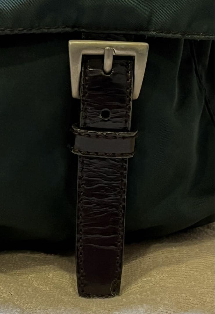 PRADA テスートナイロン メッセンジャーバッグ 三角ロゴ 深緑色