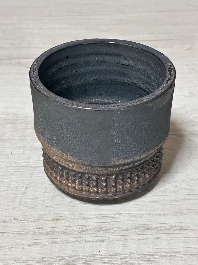 イ*ー様 Spicy gem studs tiny brass