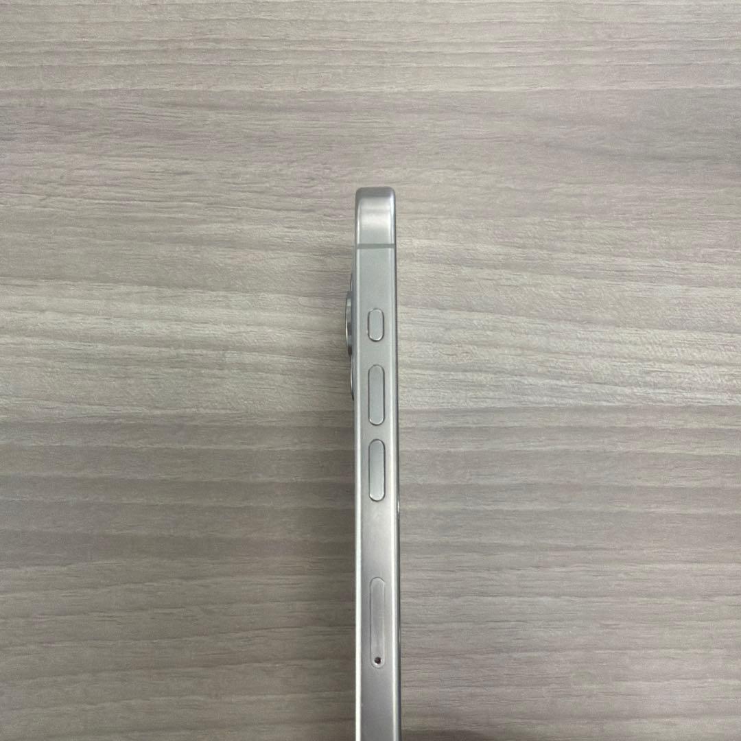 iPhone 15 Pro ナチュラルチタニウム 128GB