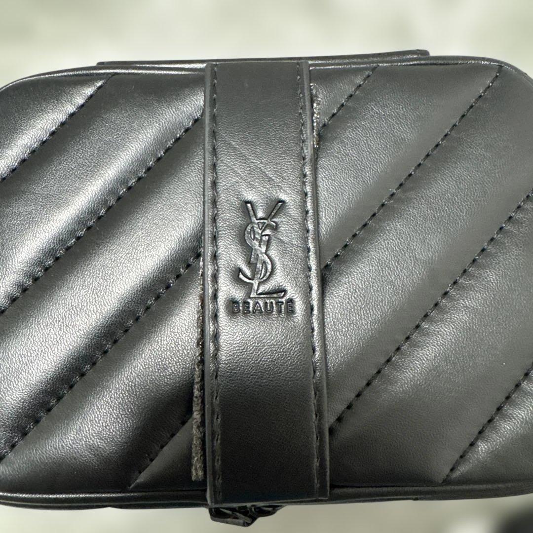 た*す様 Yves Saint Laurent（イヴ・サンローラン）バニティポー