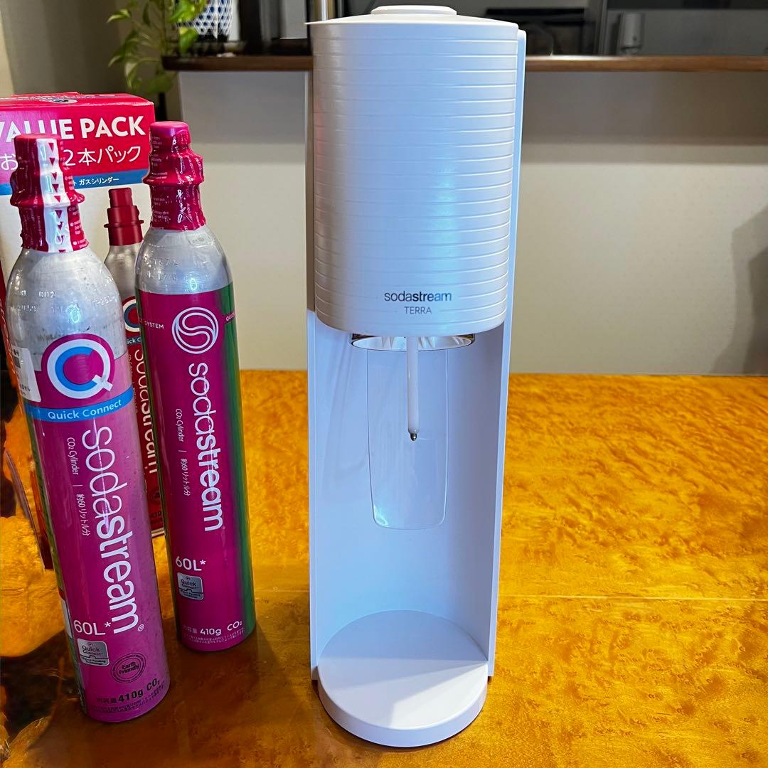 SodaStreamソーダストリームTERRA シリンダー2本　未使用ボトル1本