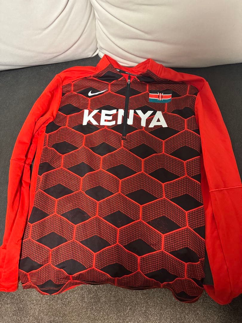 美品　NIKE ケニア　ランニング　S