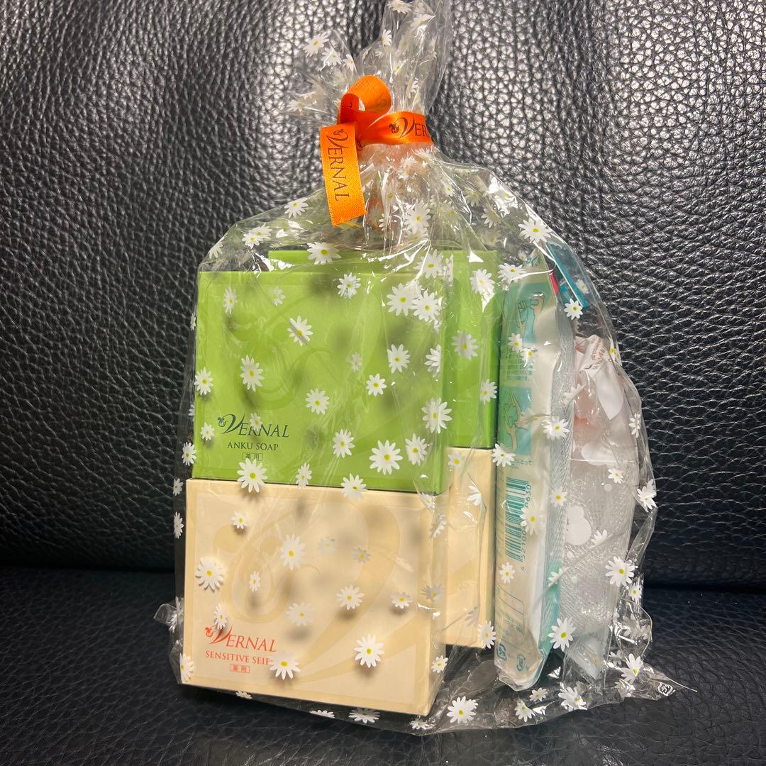 ヴァーナル石鹸 アンクソープ センシティブザイフ各2個セット　おまけ付き♪