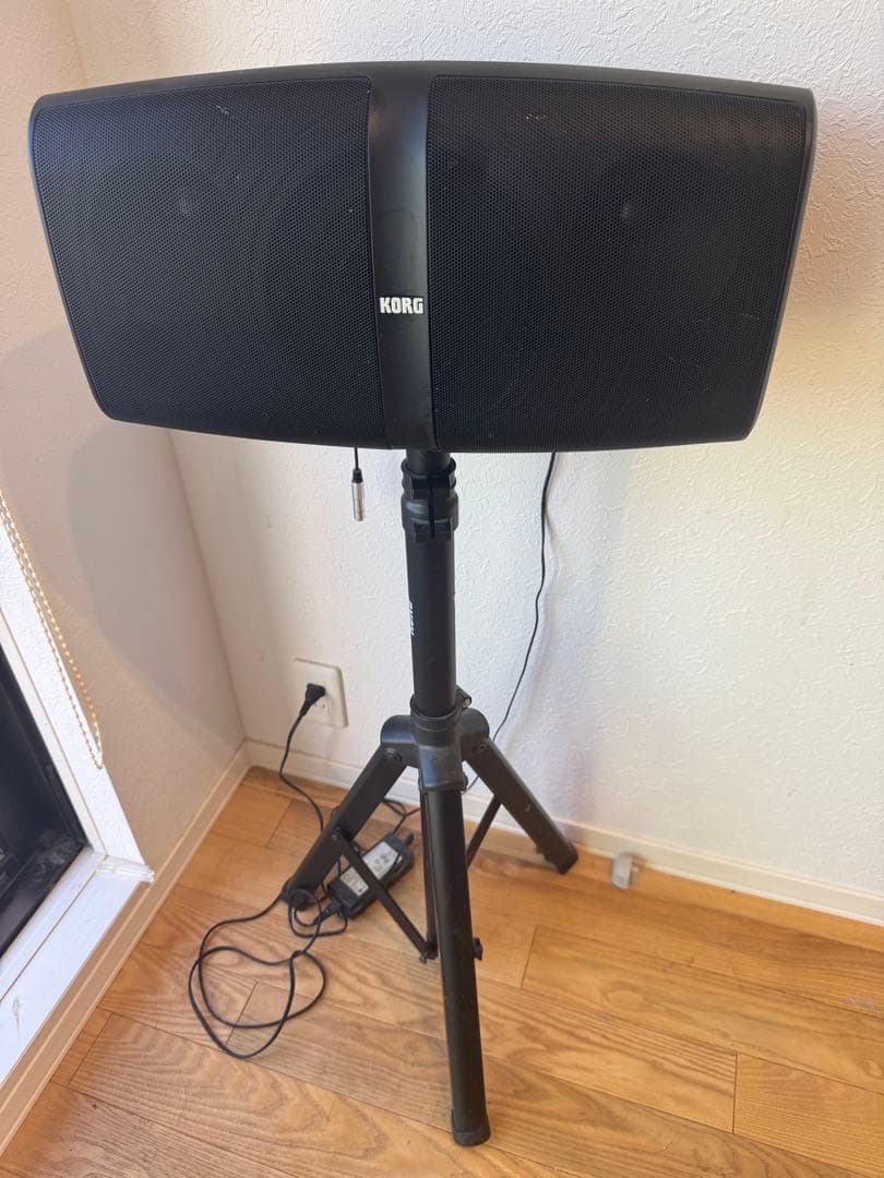スタンド付き　KORG スピーカー ブラック 二つのユニット