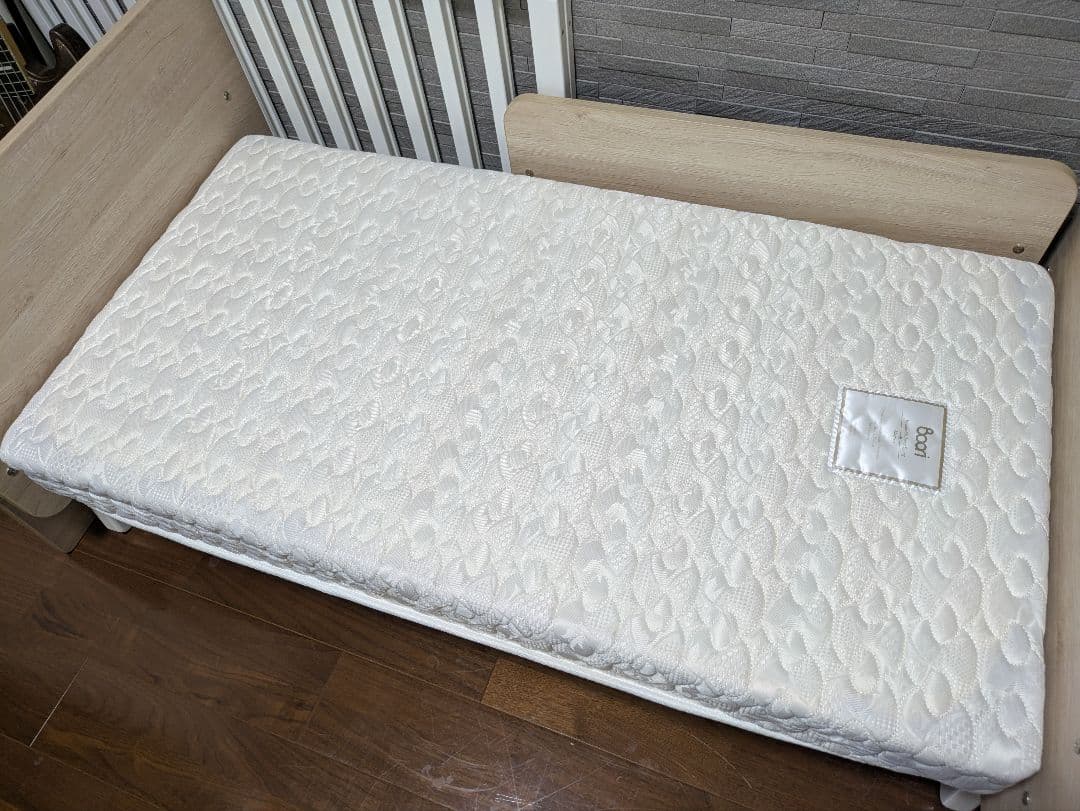 【値下しました】Boori 3in1 ベビーベッド ナッティ　専用マットレス付き