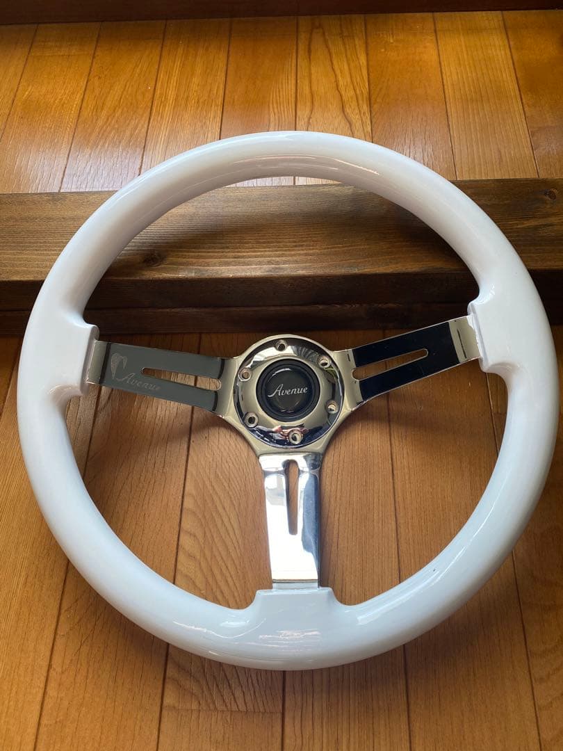 【mana】Avenue ホワイト ステアリング