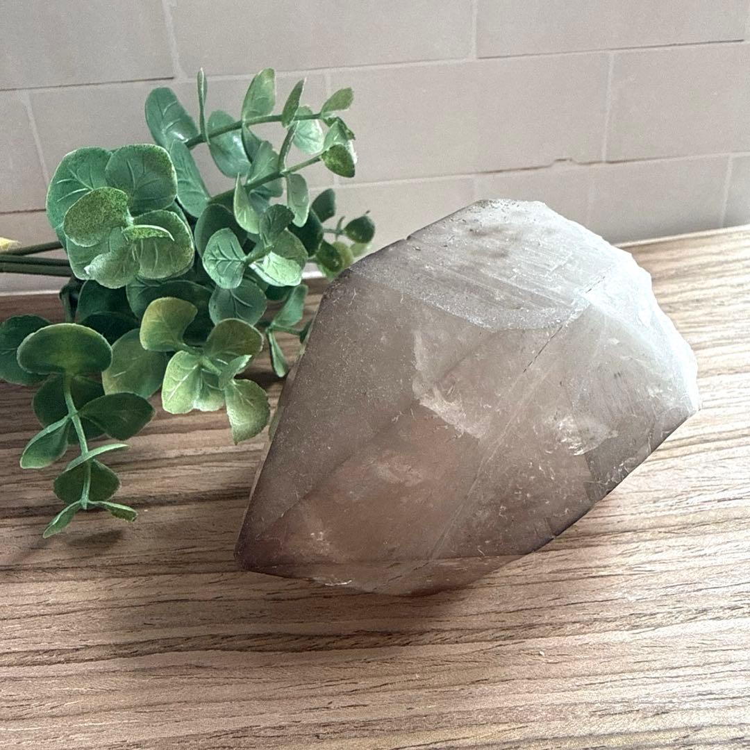 やすスカルドゥ産♪ヒマラヤ水晶♪スモーキーポイント　437g