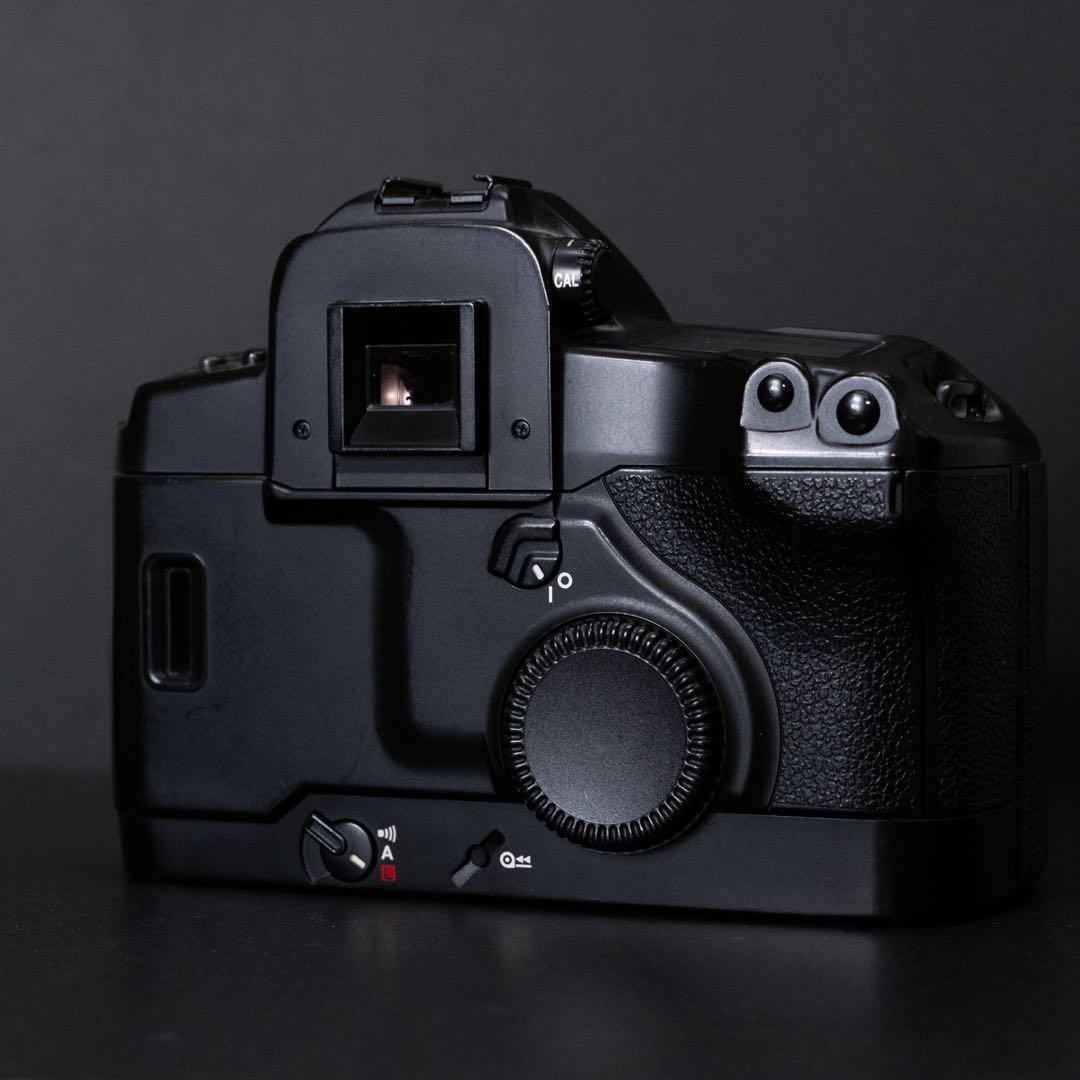 Canon キヤノン EOS3 フィルムカメラ