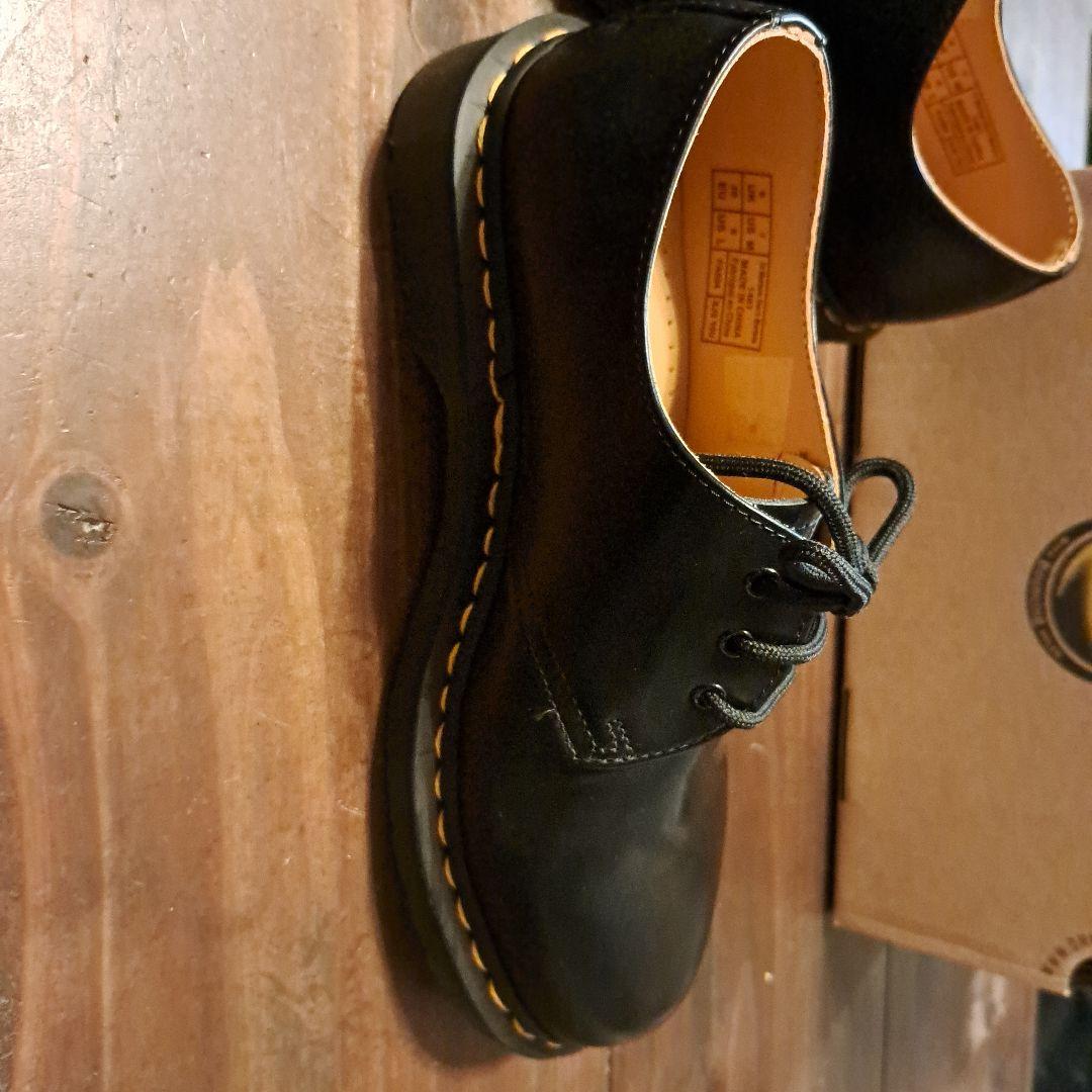 Dr. Martens 3ホール