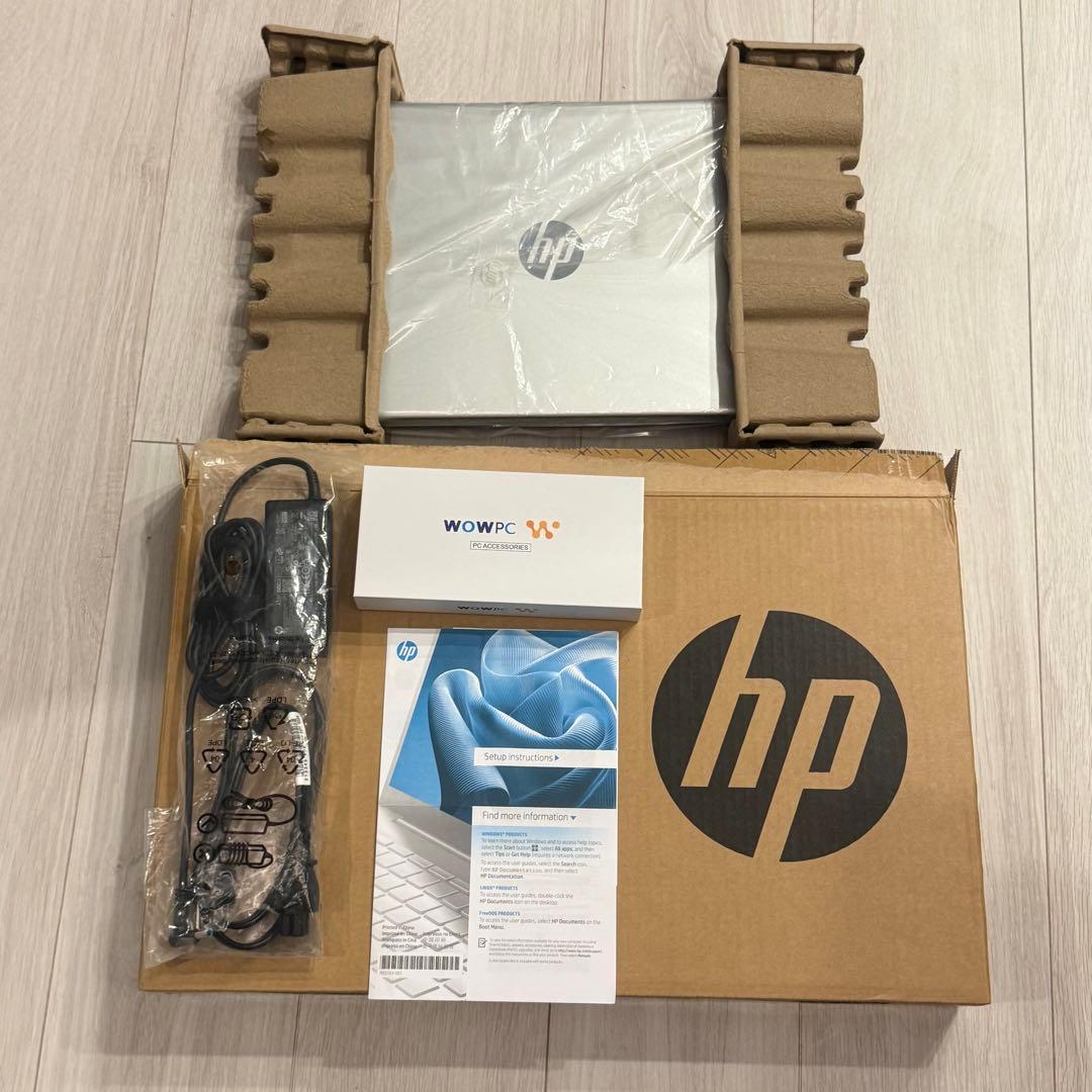 HP 15.6インチ タッチスクリーン ノートパソコン | 10コア