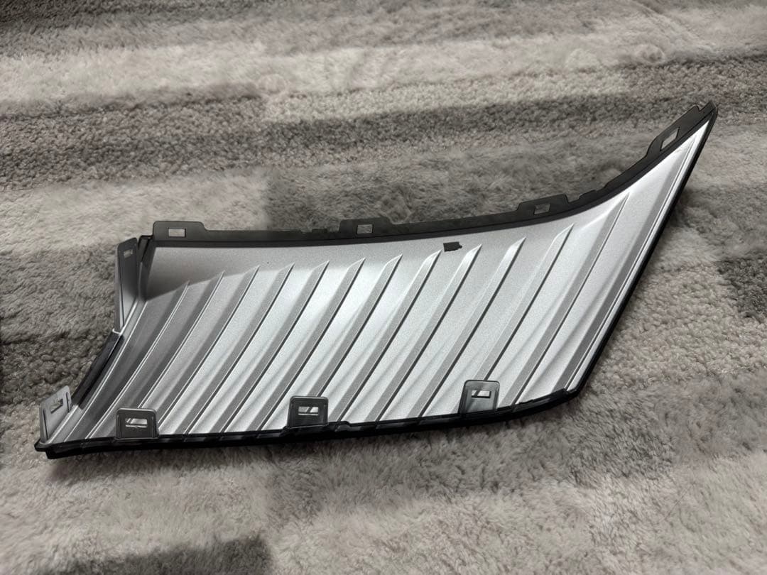 ハリアー60系 後期 純正フロントグリル