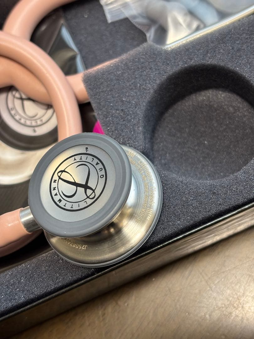 ⚪︎新品　Littmann Classic III 聴診器 ピンク　27インチ