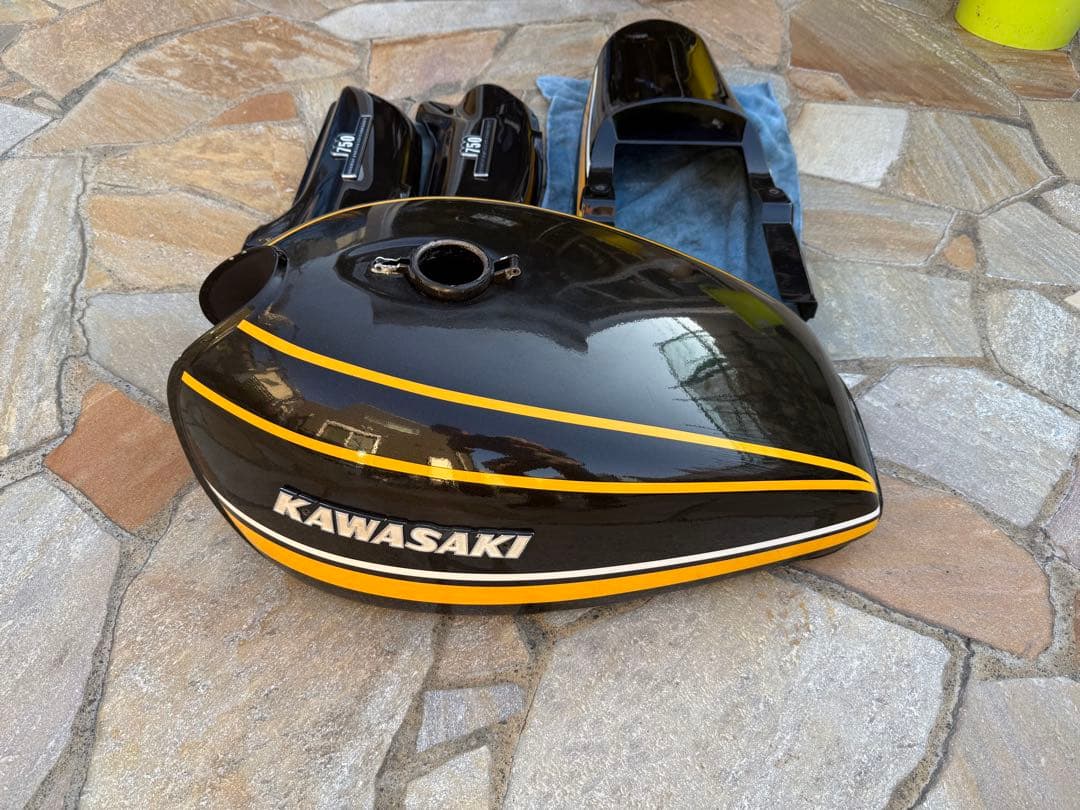 k*p様 KAWASAKI Z1社外外装セット