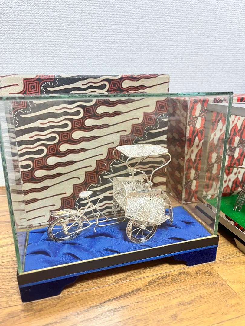 インドネシア シルバー 工芸品 銀細工　ベチャ　トンコナン置物セット