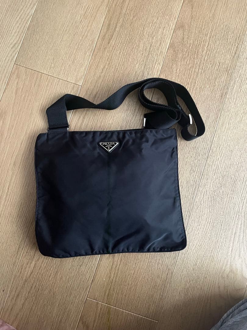プラダ　サコッシュ　ショルダーバッグ