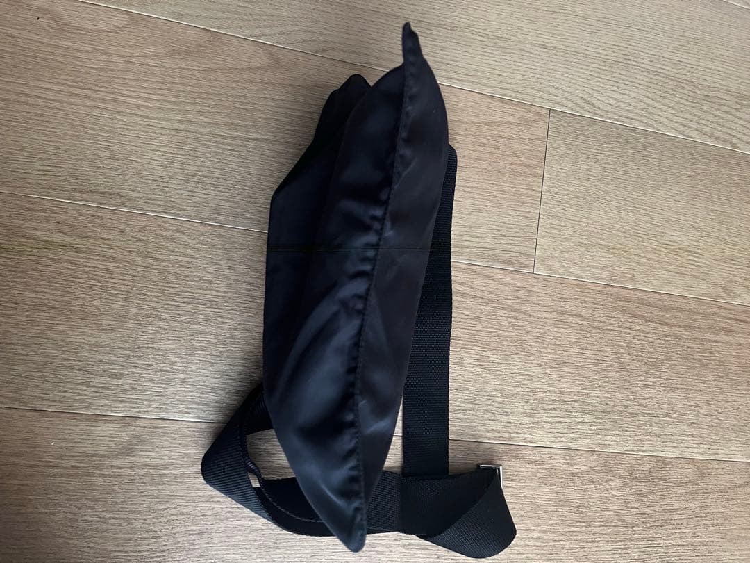 プラダ　サコッシュ　ショルダーバッグ