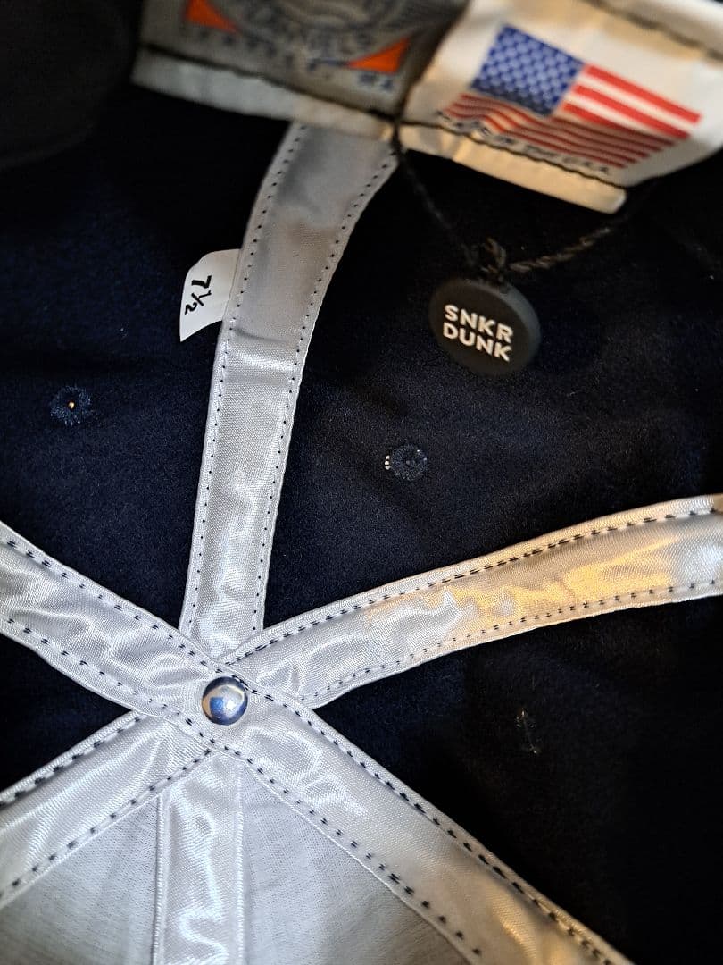 新品タグ付き♪Supremeキャップ⭐ネイビー