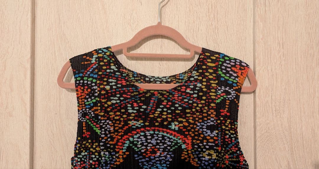 プリーツプリーズ ノースリーブワンピース 花火柄 サイズ5