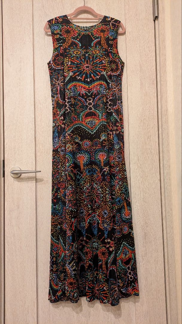 プリーツプリーズ ノースリーブワンピース 花火柄 サイズ5