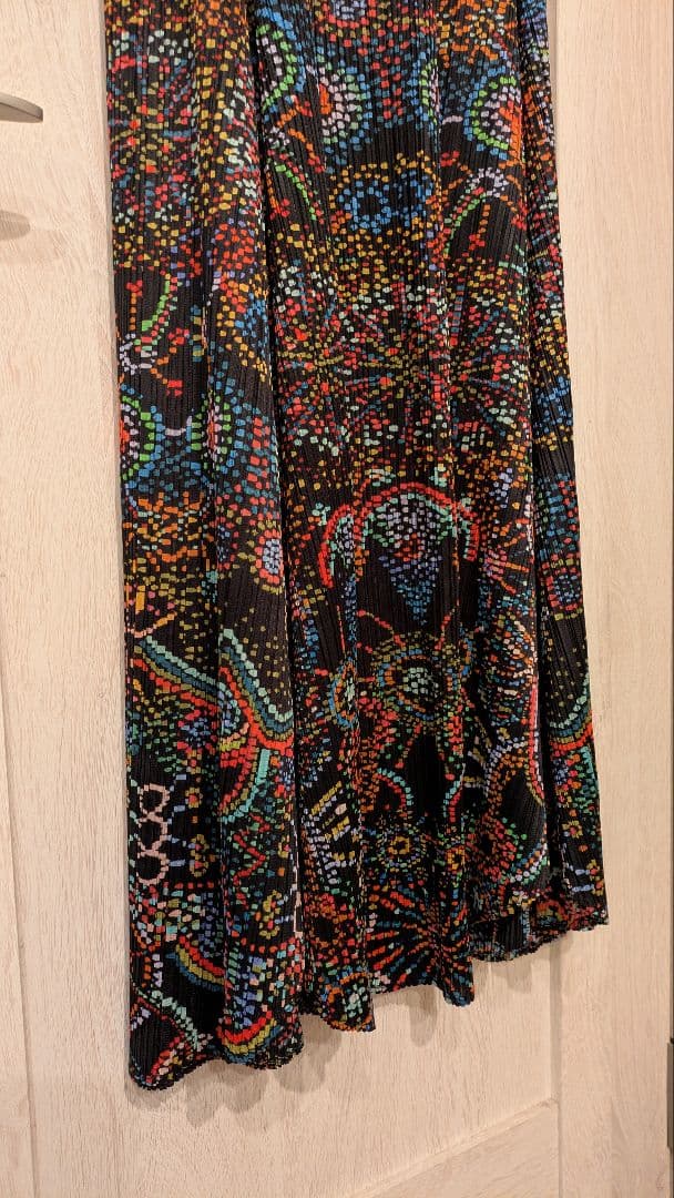 プリーツプリーズ ノースリーブワンピース 花火柄 サイズ5